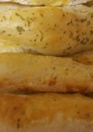 A picture of Garlic Breadsticks.