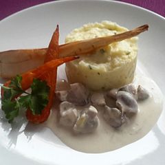 A picture of Sig's Kohlrabi/Potato Mash with Blue Cheese and Mushroom Sauce.