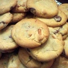 A picture of Chocolate Chip Pretzel Stick Cookies.