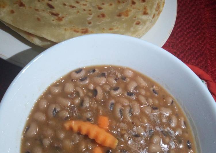 Cowpeas seeds with chapati #authormarathon #mymomsrecipe