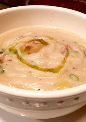A picture of Cauliflower Soup.