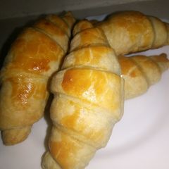 A picture of Mini-croissants.