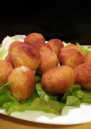 A picture of AMIEs Mozzarella & Parmesan Fritters.