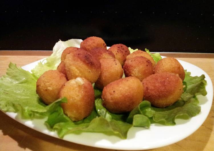 Recipe of Quick AMIEs Mozzarella &amp; Parmesan Fritters