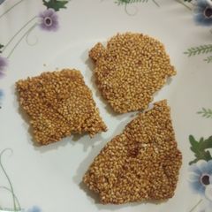 A picture of Till ki chikki.
