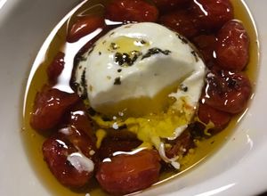 Foto de Burrata e Tomatinhos Confitados