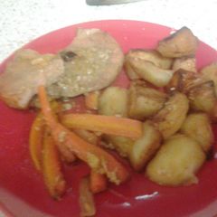 A picture of Sweet Pork Loin Bake with Potato Crisps.