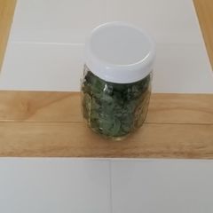 A picture of Dehydrated Spinach Leaves.