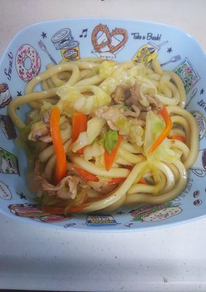 A picture of Yaki Udon with BBQ Sauce and Mentsuyu.