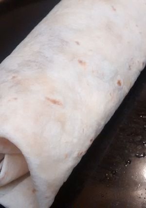 A picture of Easy Chicken burritos.