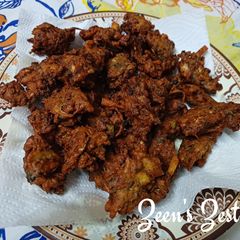 A picture of Mixed Vegetable Fritters.