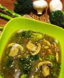 Sopa de espárragos, brócoli y champiñón (con chía y sésamo)