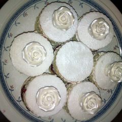 A picture of Amy's Mini Victoria sponges.