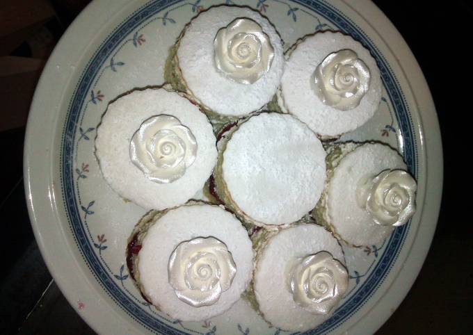 Amy's Mini Victoria sponges