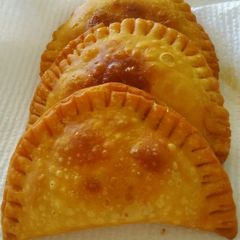 A picture of Guava Cream Cheese Cocktail Fritters/ Pastelillitos de guayaba y queso.