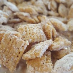 A picture of White chocolate puppy chow.
