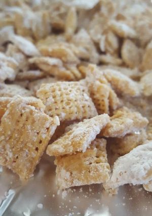 A picture of White chocolate puppy chow.
