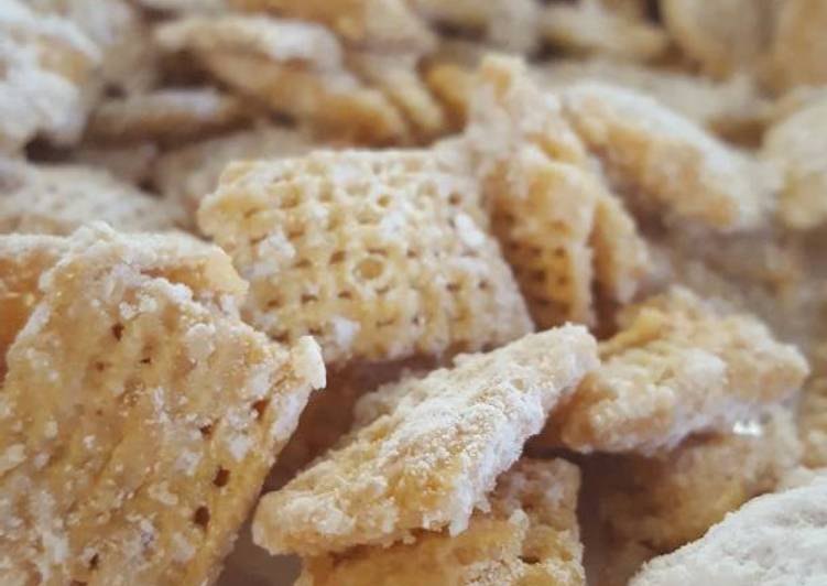 White chocolate puppy chow White chocolate puppy chow