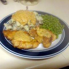 A picture of Fried Chicken and Mashed Potatoes.