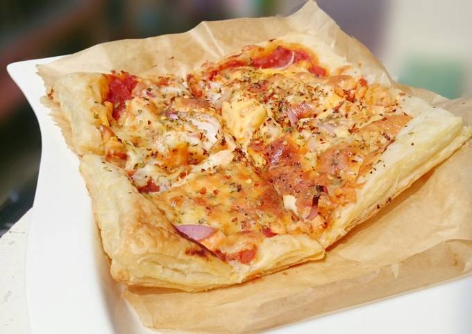 Salmon Puff Pizza