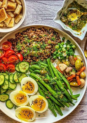 O poză a rețetei Salată nicoise vegetariană.