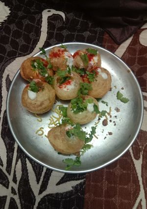 દહીં પૂરી (Dahi Poori Recipe In Gujarati) રેસીપી મુખ્ય ફોટો