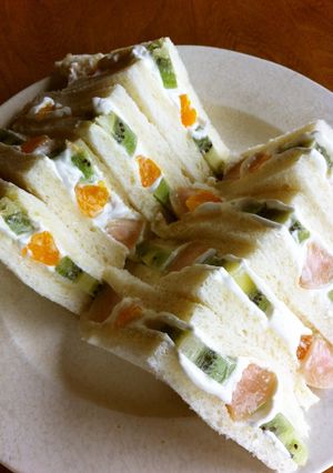 A picture of Parlor's Fruit Sandwich ♡.