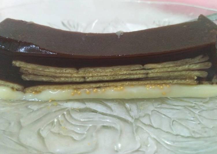 Puding coklat biskuit krispi