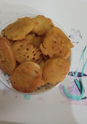 A picture of Kacche kele ke pakode.
