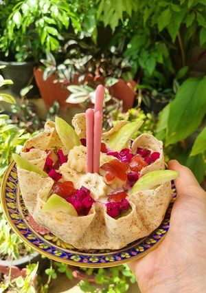 รูปของ กระทงกินได้ ถ้วยตอติญ่าชินนามอนกับโยเกิร์ตผลไม้