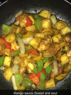 A picture of Sweet and sour chicken.
