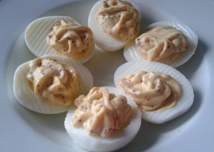 Steps to Make Speedy &#39;Devil&#39;s-in-the-Detail&#39; Eggs (LCHF)