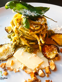 Foto di Spaghetti pesto genovese e zucchine