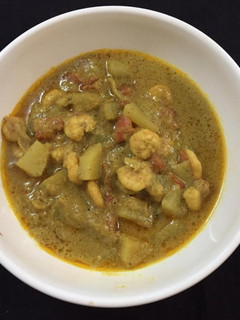 இறால் ஆலு கிரேவி (Iraal Aloo Gravy Recipe in Tamil) செய்முறை முக்கிய புகைப்படம்