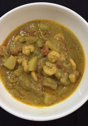 இறால் ஆலு கிரேவி (Iraal Aloo Gravy Recipe in Tamil) செய்முறை முக்கிய புகைப்படம்