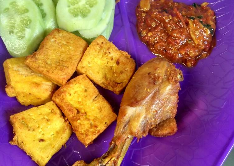Ayam Goreng Ungkep