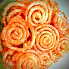 A picture of Instant Sooji Jalebi.