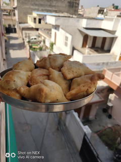 समोसा (Samosa Recipe In hindi) रेसिपी मुख्य फोटो