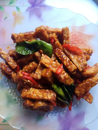 Cara Mudah Menyiapkan Resep Orek tempe kering pedas manis yang Lezat Sekali Anti Ribet, Uenak Banget