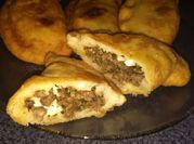 Una foto de empanada de yuca