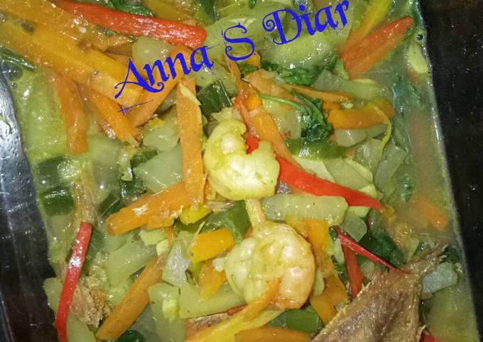 Acar Kuning Timun, Wortel+Kemangi Mix Ikan Selar & Udang