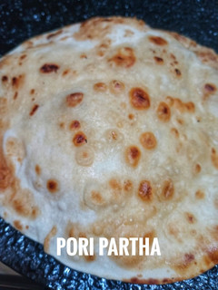 A picture of Poori paratha.