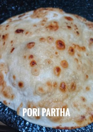 A picture of Poori paratha.
