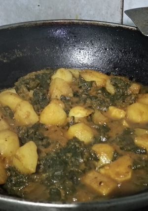 A picture of Palak aalu ki sabzi.
