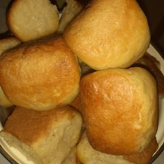 A picture of Dinner rolls.
