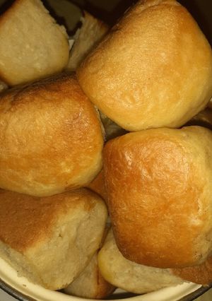 A picture of Dinner rolls.