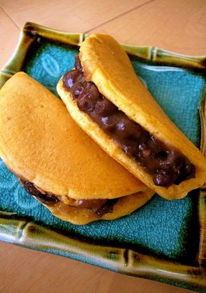 A picture of Dorayaki with Pancake Mix (Anko and Butter).