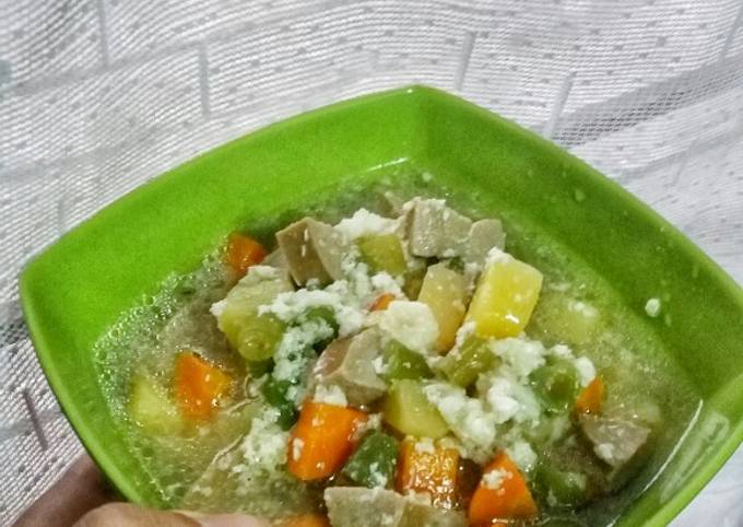 Anti Ribet, Membuat Sup Sayuran Sosis dan Putih Telur Untuk Pemula