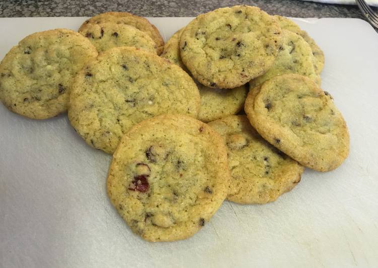 Chocolate Chip And Cranberry Cookies