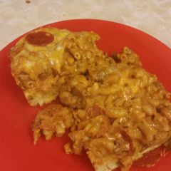 A picture of Pizza macaroni casserole.